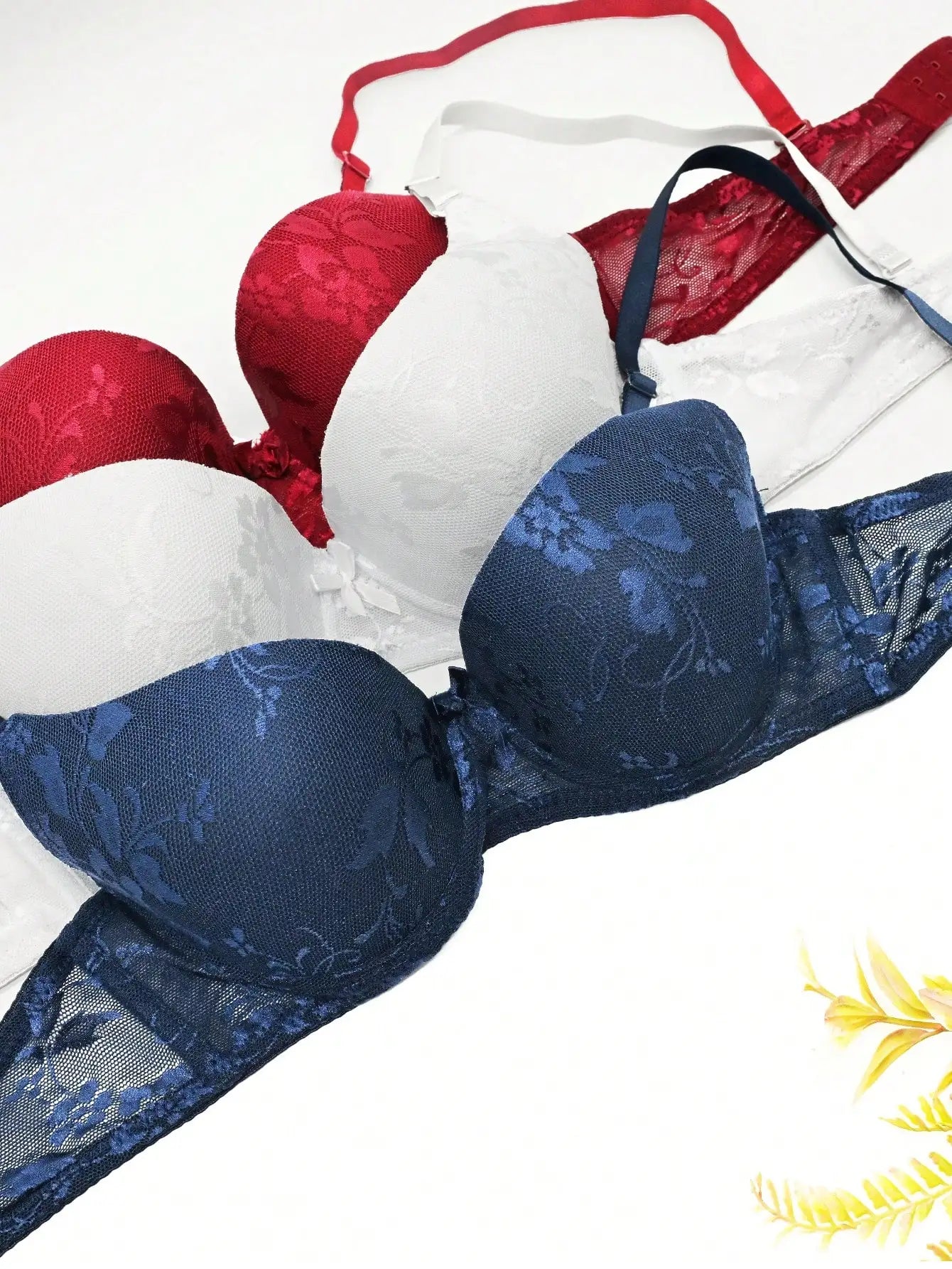 BR6018B Set de 3 Brasieres Para Mujer Copa B (En Colores Pre-seleccionados) - Diseño: Floral en Banda