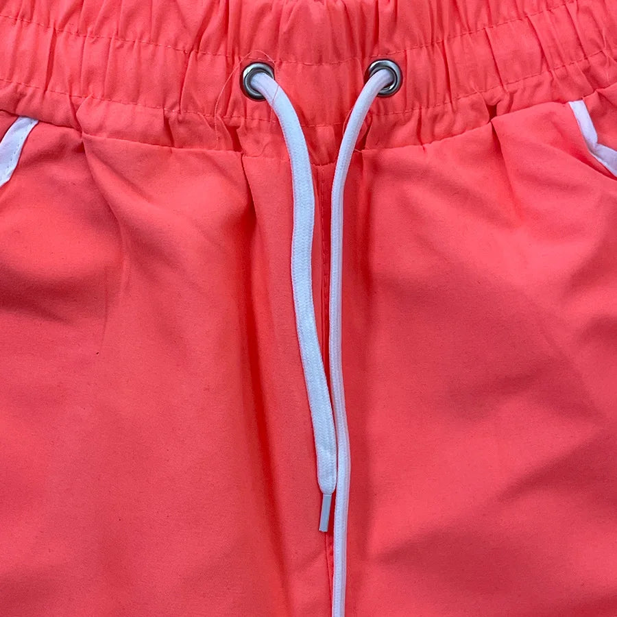 Short Deportivo "Active Flow": Comodidad Elástica y Estilo Retro para tu Día a Día