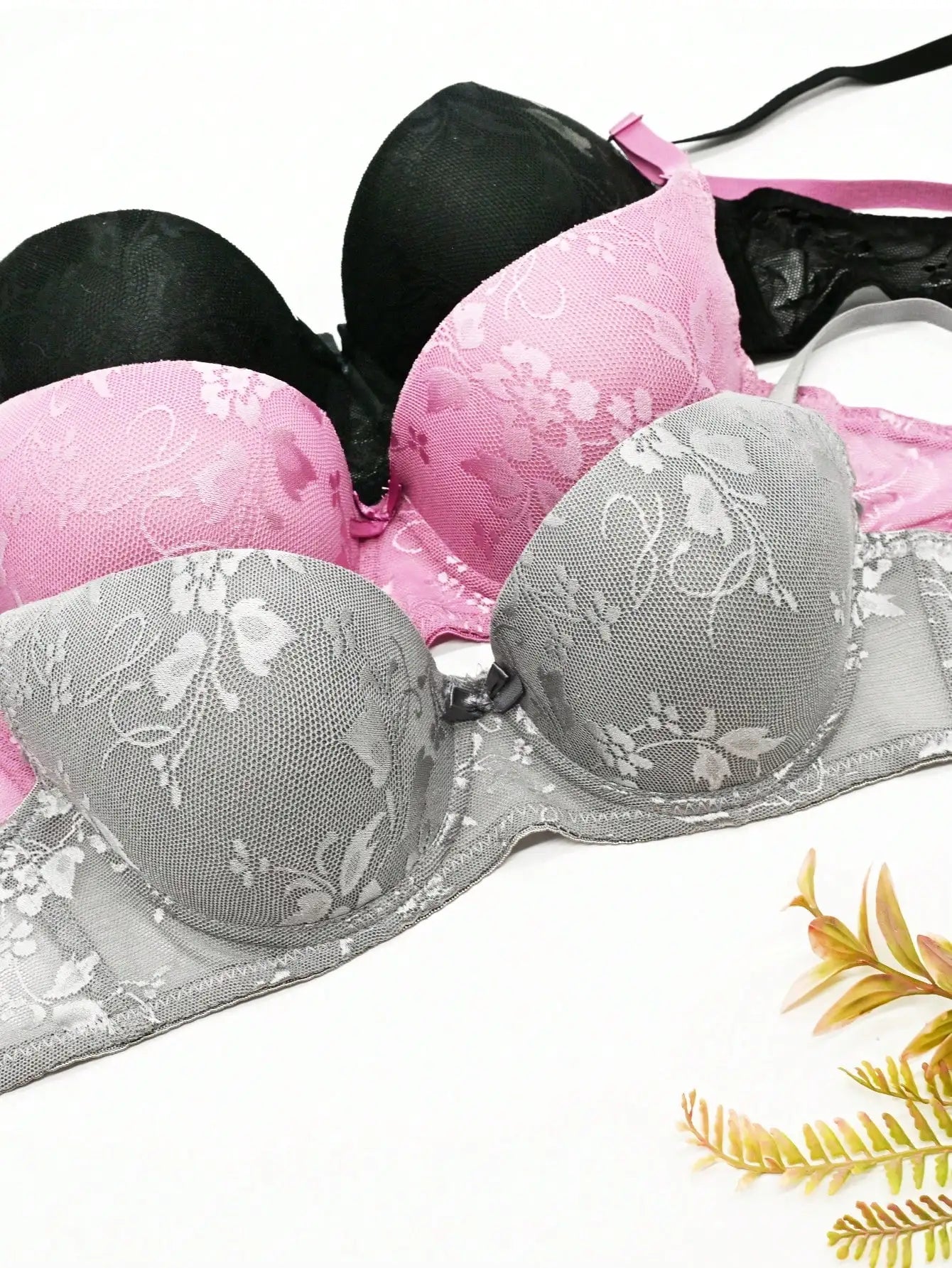 BR6018B Set de 3 Brasieres Para Mujer Copa B (En Colores Pre-seleccionados) - Diseño: Floral en Banda