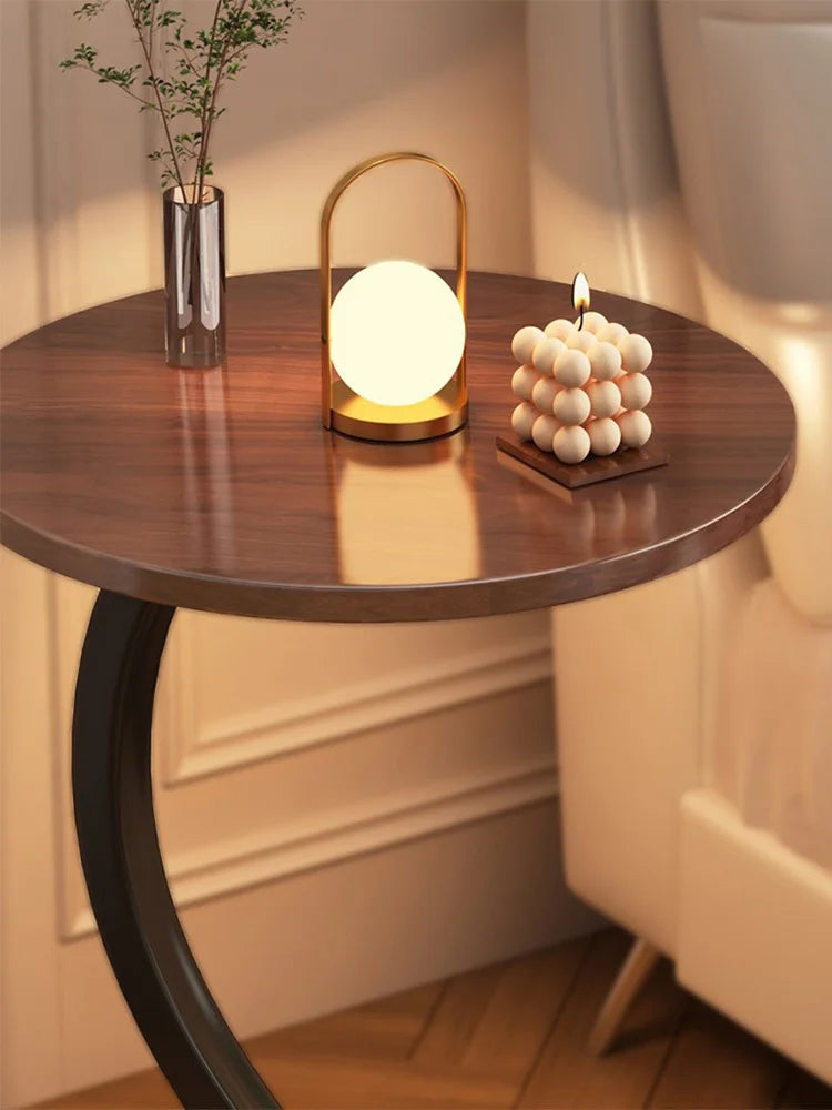 Popular mesa auxiliar/minimesa de café con estilo minimalista, con estantería de almacenamiento, mesa auxiliar de sofá móvil, diseño moderno y simple para dormitorio, hotel, balcón