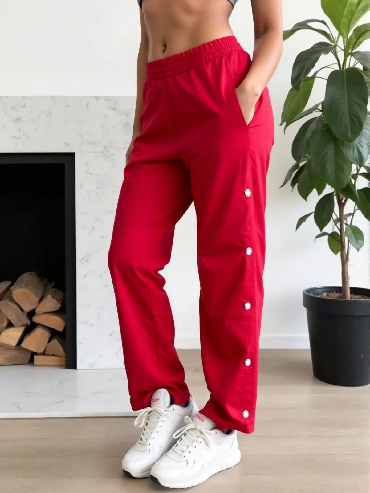 Pantalón Urbano Rojo con Botones Laterales