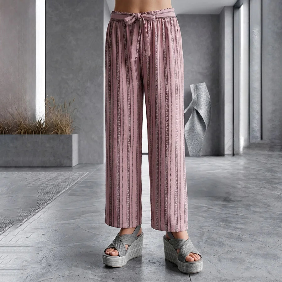 Pantalón Wide Leg con Cinturón de Lazo – Elegancia y Ajuste Perfecto