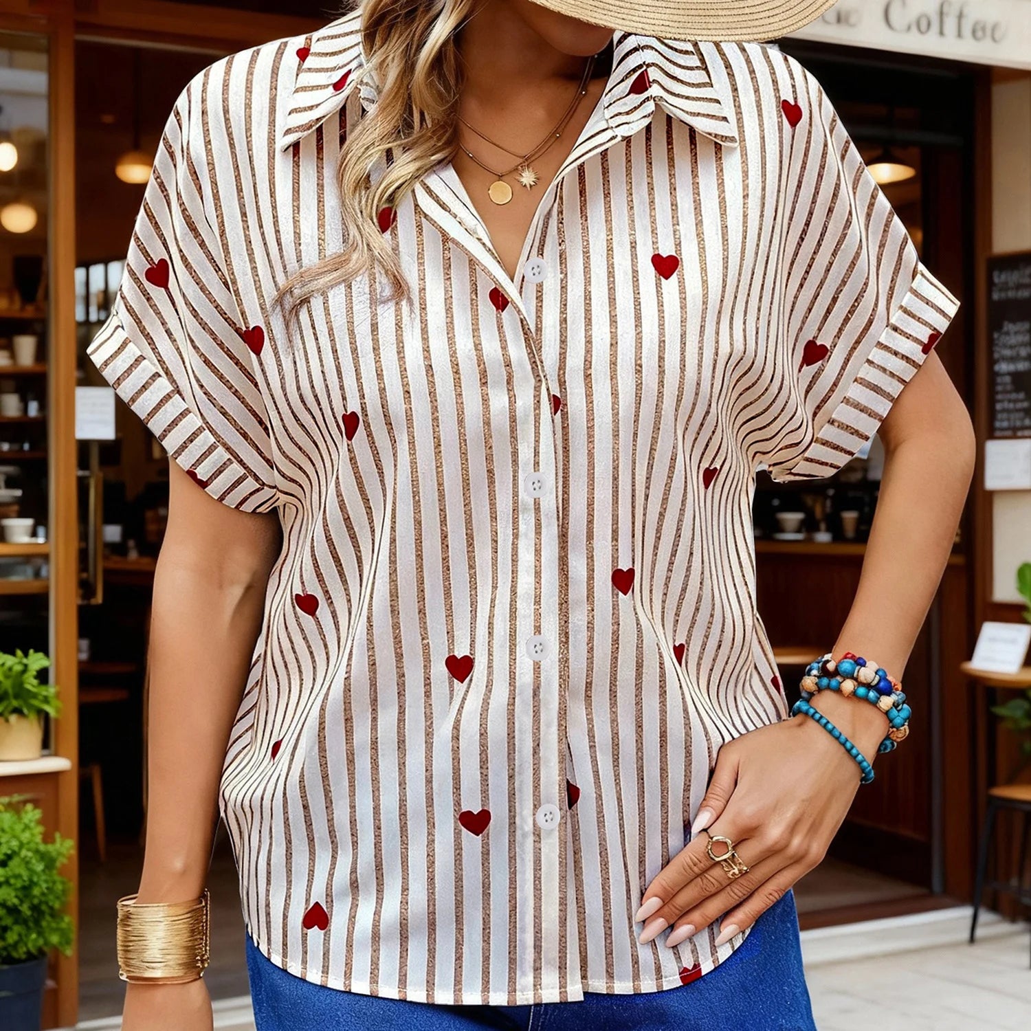 Camisa casual a rayas de manga corta con estampado de corazones y botones delanteros para mujer
