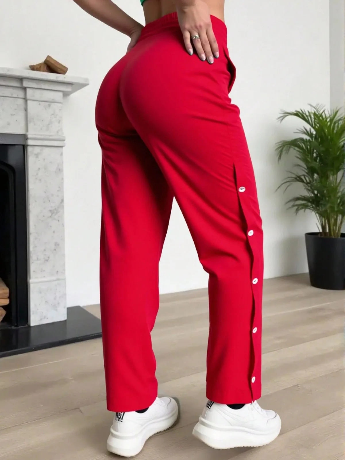 Pantalón Urbano Rojo con Botones Laterales