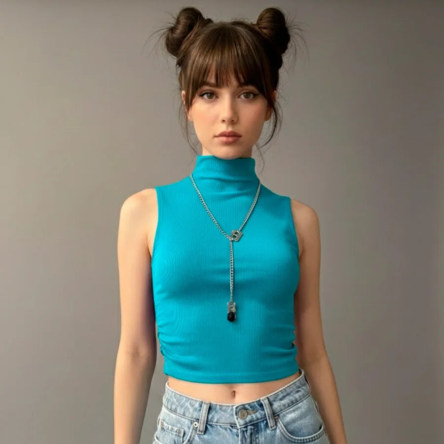 Top "High Neck" con Cadena Incluida – ¡El Look Completo!