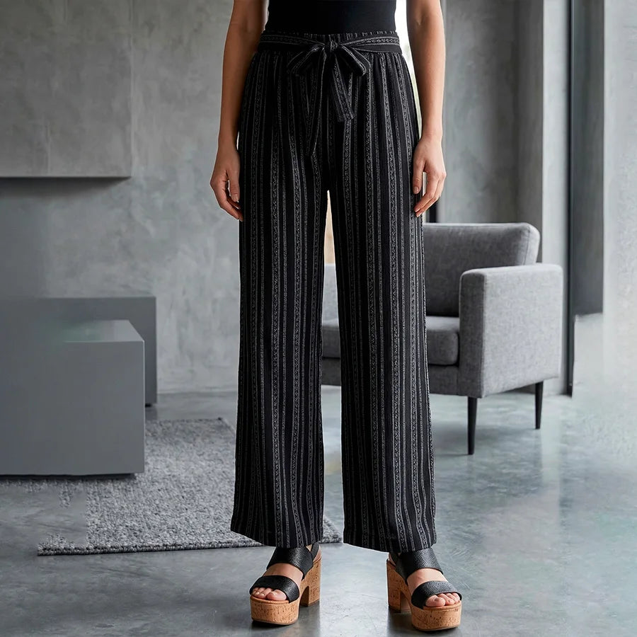 Pantalón Wide Leg con Cinturón de Lazo – Elegancia y Ajuste Perfecto