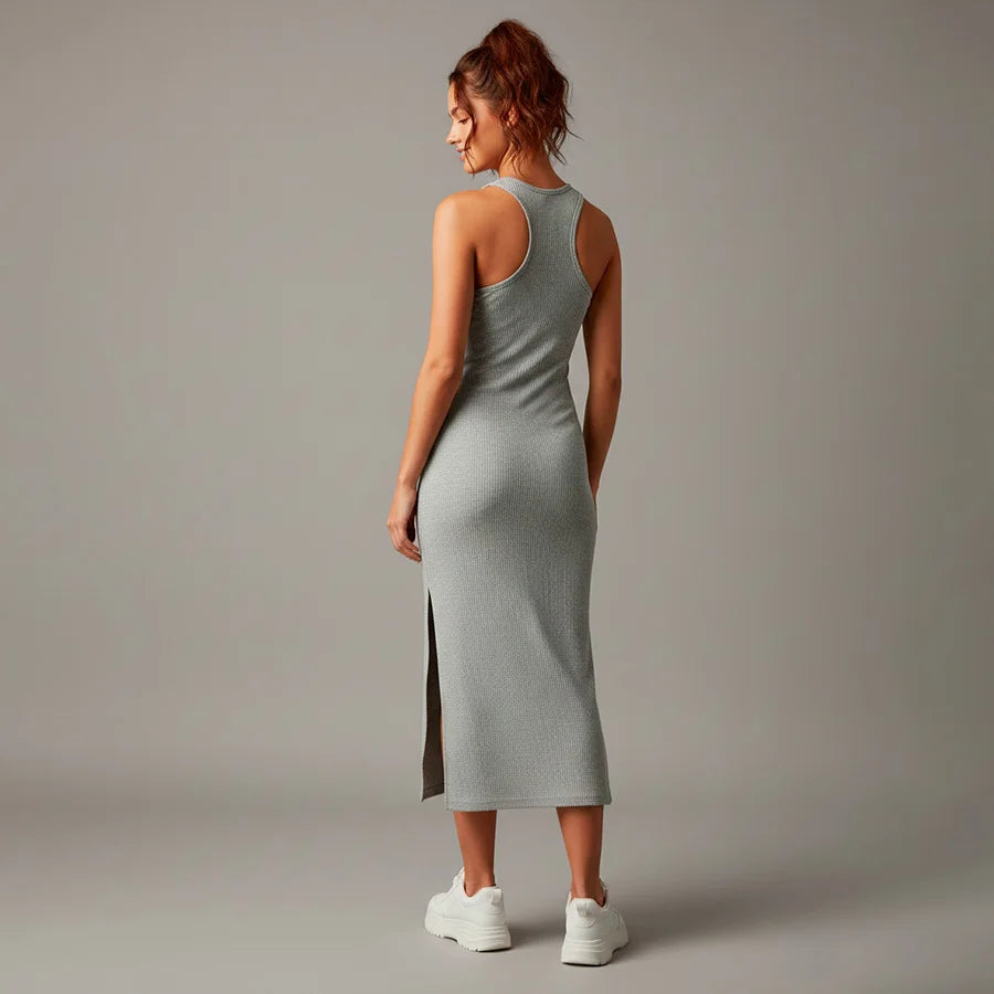 Vestido Midi Acanalado Sin Mangas con Abertura Lateral – Estilo Casual y Versátil