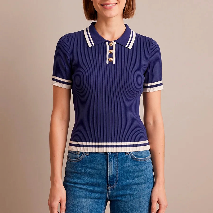 Blusa Polo de Punto Acanalado con Detalles en Contraste y Botones Dorados