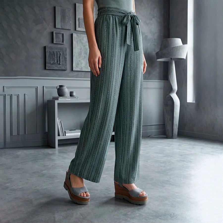 Pantalón Wide Leg con Cinturón de Lazo – Elegancia y Ajuste Perfecto