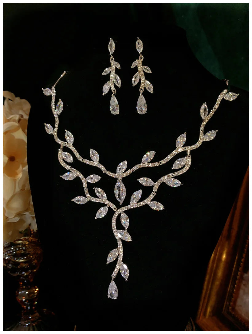 Conjuntos de joyería fina para mujer, collar de plata de ley S925, pendientes de diseño Floral de alta calidad, conjunto de accesorios brillantes para fiesta y boda