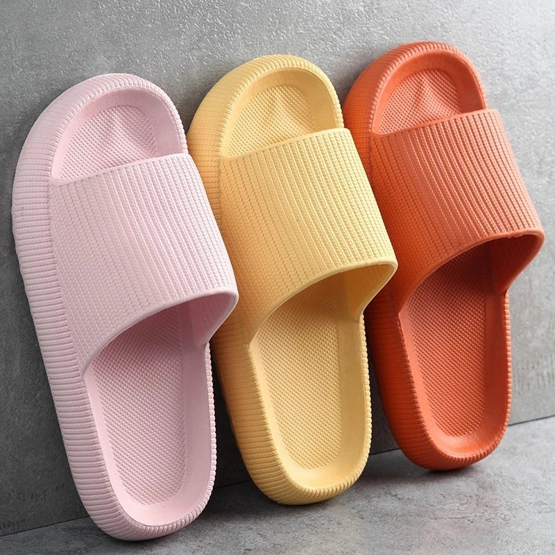 Zapatillas de nube con plataforma gruesa para mujer, sandalias deslizantes con almohada de suela blanda Eva para interior del hogar, chanclas de playa antideslizantes de verano 2025