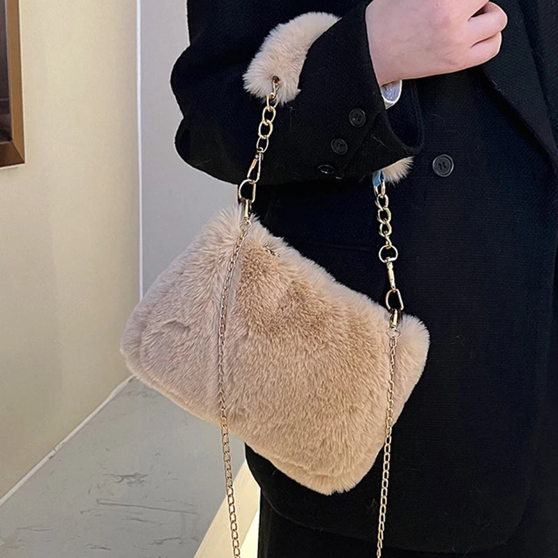 Bolso de mano de piel sintética de felpa para otoño e invierno, bandolera pequeña con cadena cuadrada, bolso de compras cálido y esponjoso a la moda