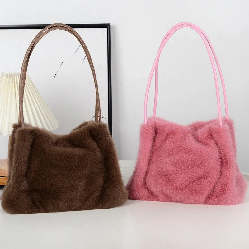 Nuevo bolso de mano de felpa para Otoño e Invierno, bolso de compras cruzado con cadena de Color sólido versátil, bolsos de mensajero con cadena de nuevo diseño para mujer