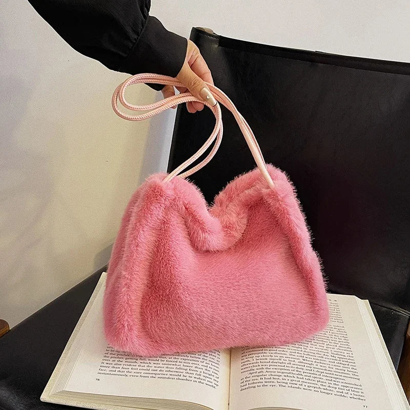 Nuevo bolso de mano de felpa para Otoño e Invierno, bolso de compras cruzado con cadena de Color sólido versátil, bolsos de mensajero con cadena de nuevo diseño para mujer
