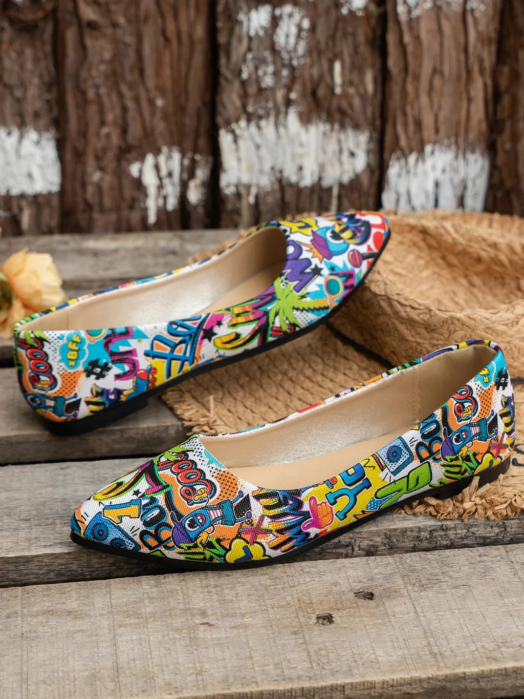 Nueva llegada 2024 zapatos de verano bonitos y a la moda con punta estrecha para mujer, zapatos planos de bailarina, zapatos informales cómodos para mujer