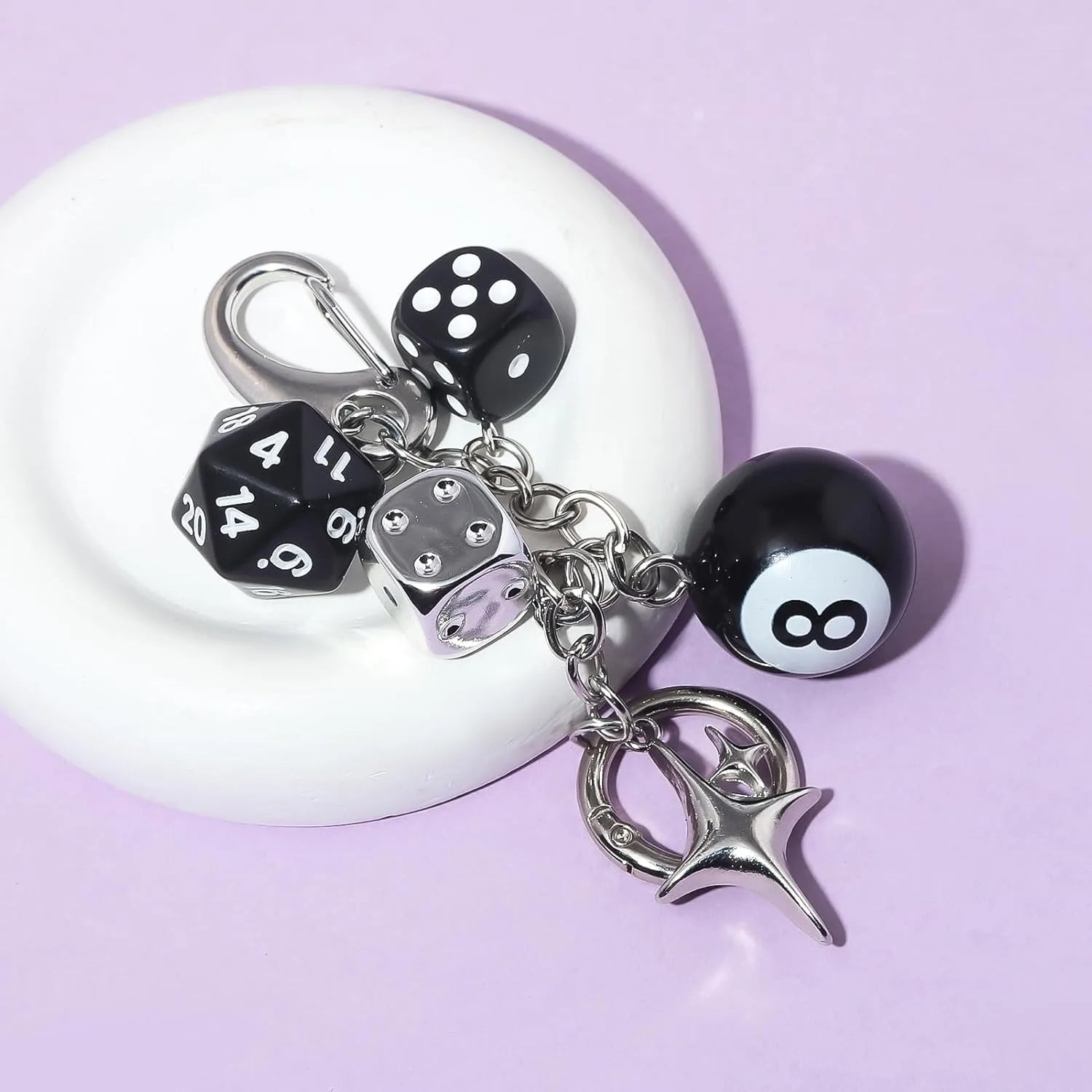 Llavero con Colgante de Dado de 8 Bolas - Accesorios Lindos para Bolsos y Carteras - Llavero Estético Y2K para Mujeres y Hombres