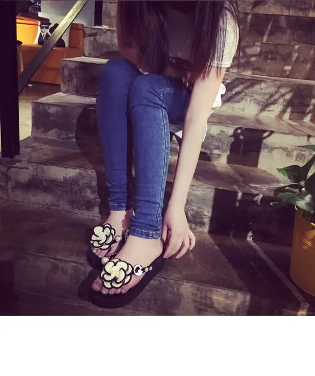 Sandalias Hechas a Mano con Suela Plana Antideslizante, Decoradas con Perlas, con Diseño de Flor de Camelia, Chanclas de Play...