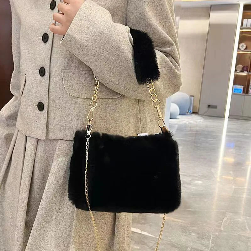 Bolso de mano de piel sintética de felpa para otoño e invierno, bandolera pequeña con cadena cuadrada, bolso de compras cálido y esponjoso a la moda
