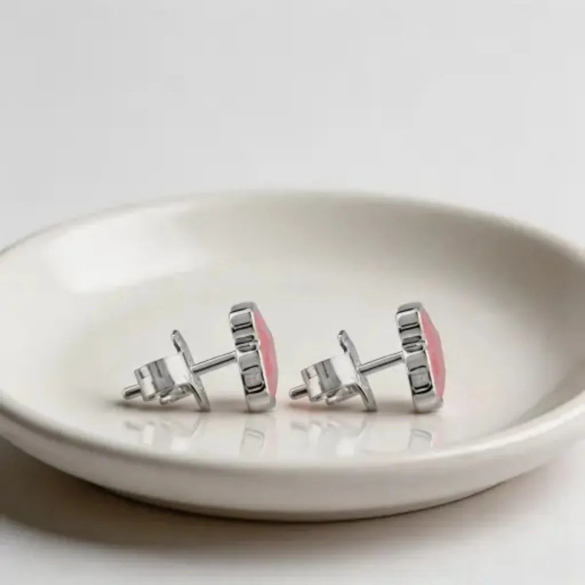 Colección de Pendientes Modernos en Oro y Plata con Detalles de Perlas y Piedras Preciosas |   Joyería Minimalista