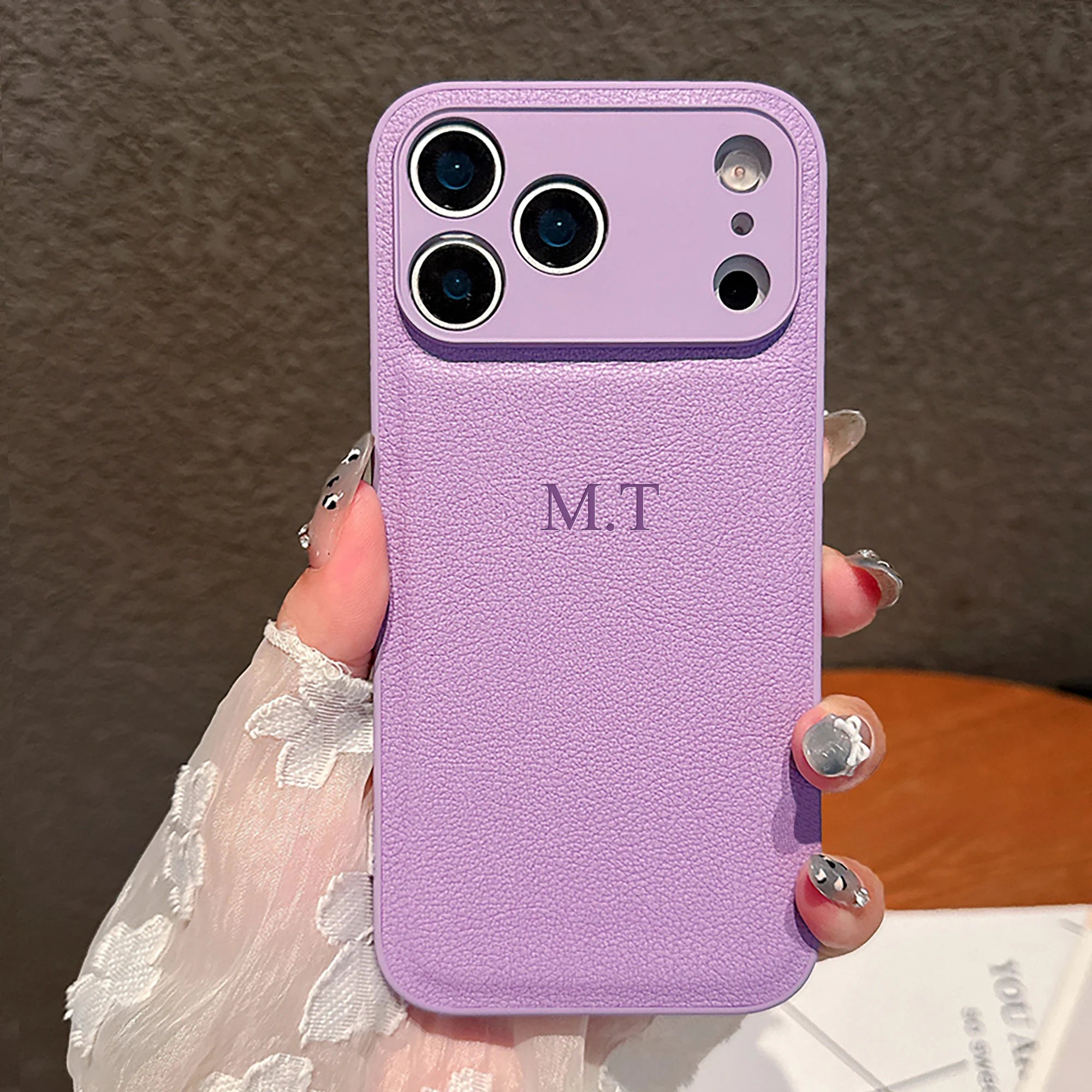 Funda de teléfono de cuero sintético con grabado en caliente 3D DIY con nombre personalizado de lujo para iPhone 17 16 15 14 13 Pro Max Plus Air