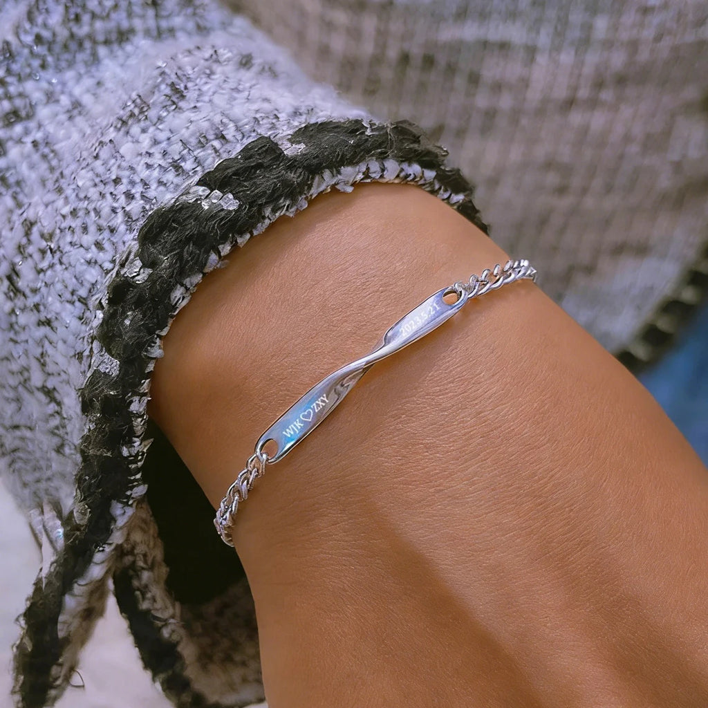 Pulsera Mobius Personalizada con Nombre Grabado para Hombre y Mujer, Pulsera de Acero Inoxidable con Nombre y Fecha Personalizados, Joyería DIY para Parejas, Regalo