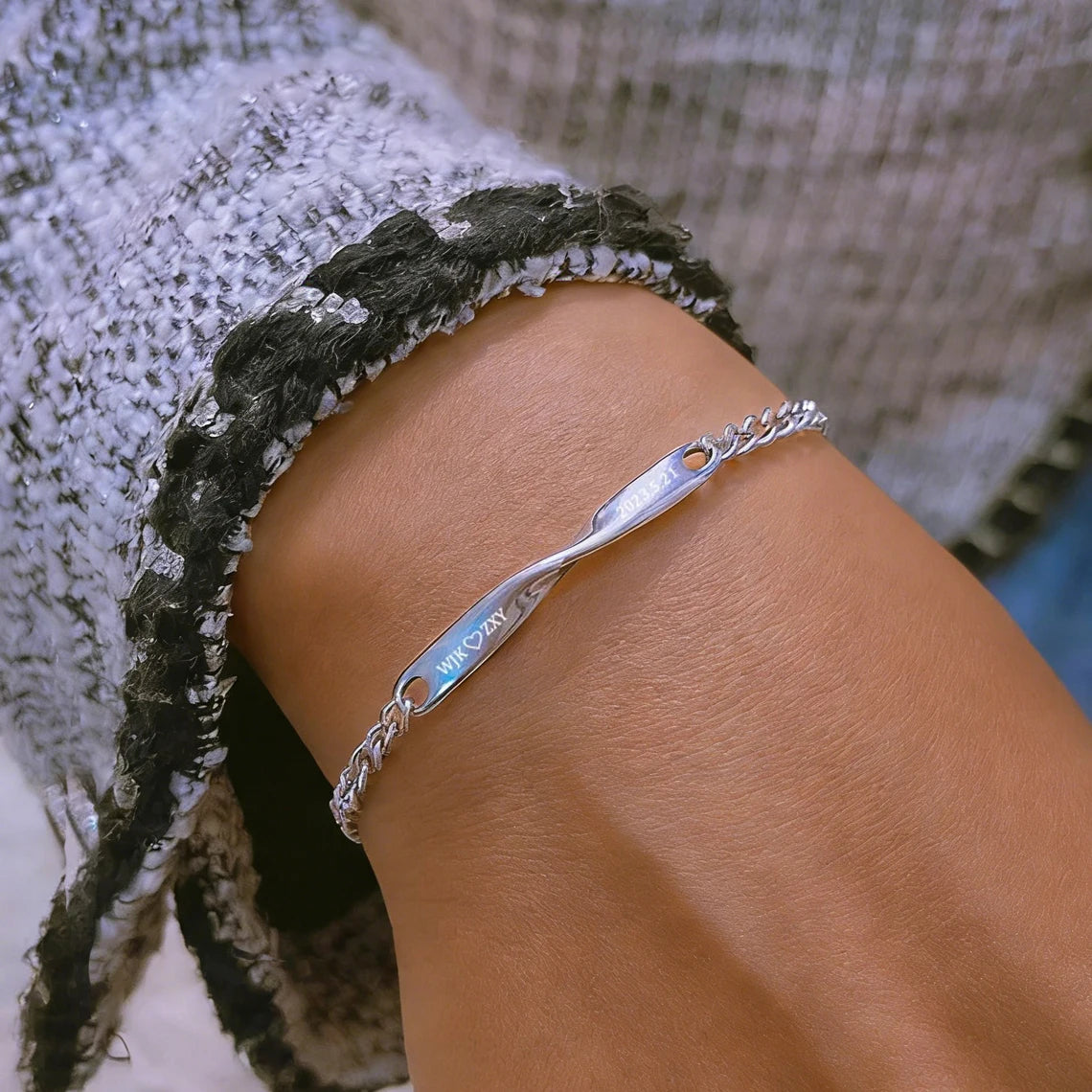 Pulsera Mobius Personalizada con Nombre Grabado para Hombre y Mujer, Pulsera de Acero Inoxidable con Nombre y Fecha Personalizados, Joyería DIY para Parejas, Regalo