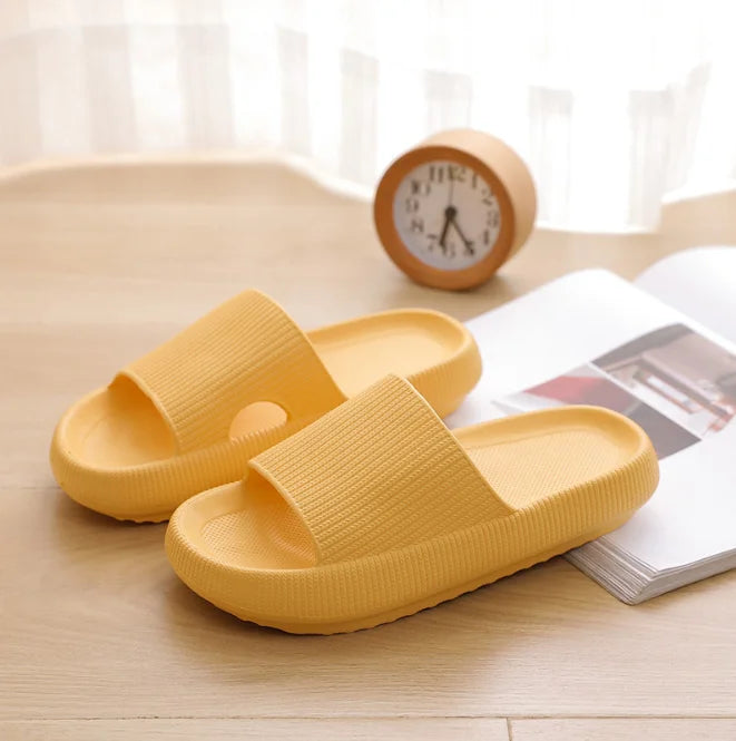 Zapatillas de nube con plataforma gruesa para mujer, sandalias deslizantes con almohada de suela blanda Eva para interior del hogar, chanclas de playa antideslizantes de verano 2025