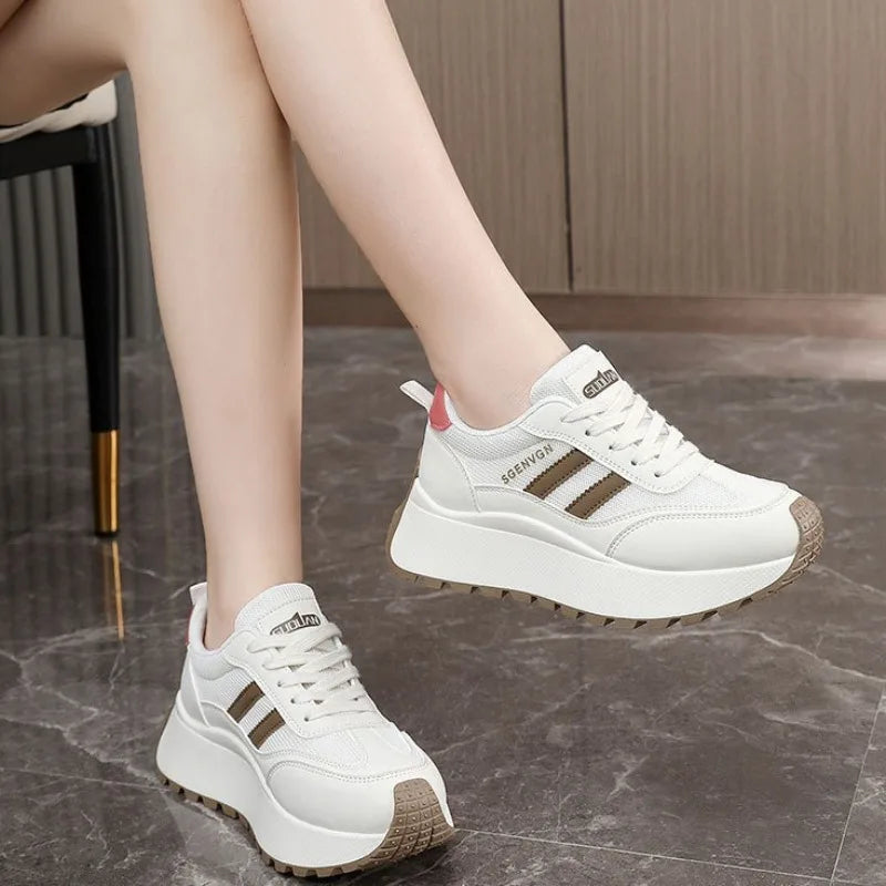 Zapatillas de deporte para mujer, calzado informal transpirable de malla, zapatos de tenis a la moda, zapatos de plataforma con aumento de altura para mujer, zapatos deportivos nuevos 2025