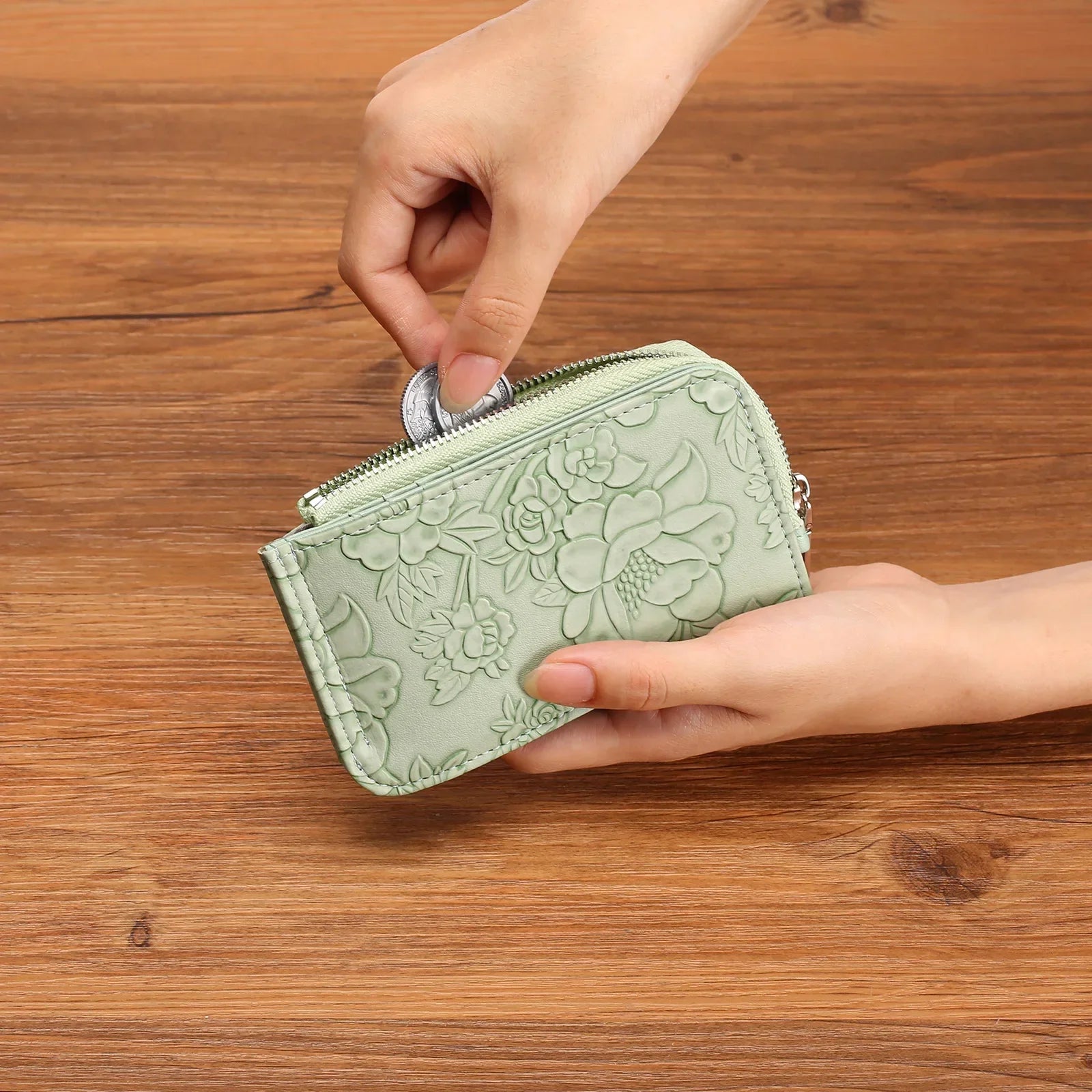 Monedero con cremallera para mujer con diseño en relieve de llavero, múltiples ranuras para tarjetas, billetera de gran capacidad, accesorios de moda