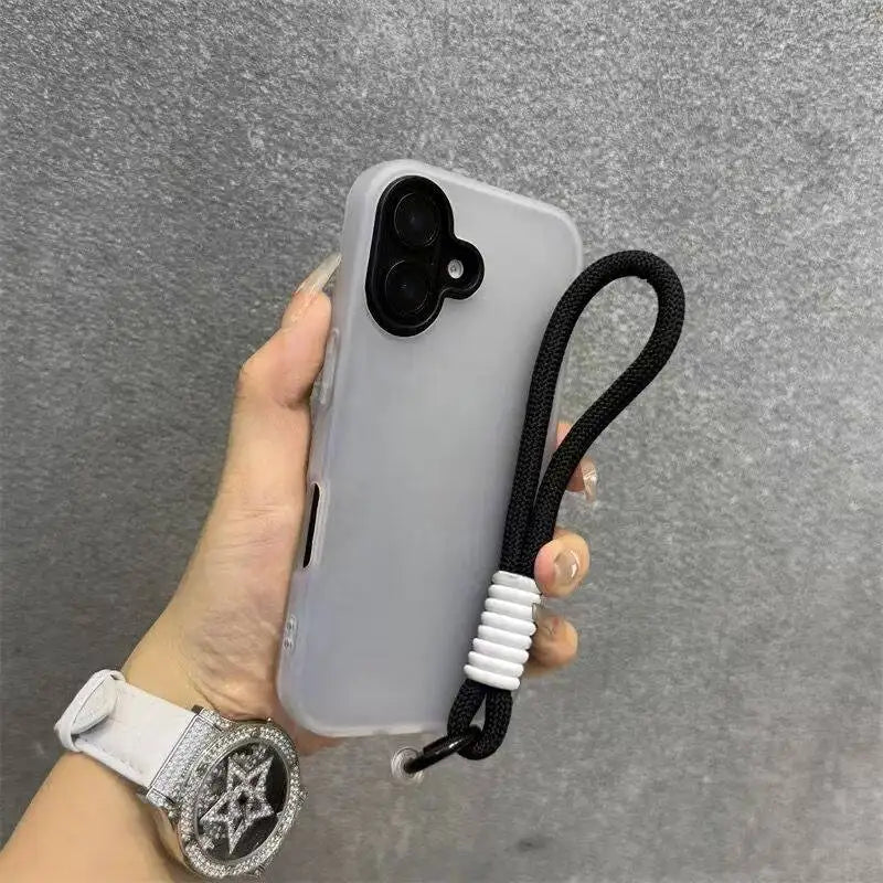 Funda de teléfono transparente de caramelo mate suave para iPhone 17 16 Pro Max 15 14 13 12 11 XS X 7 8 Plus 16e cubierta de cordón con correa para muñeca