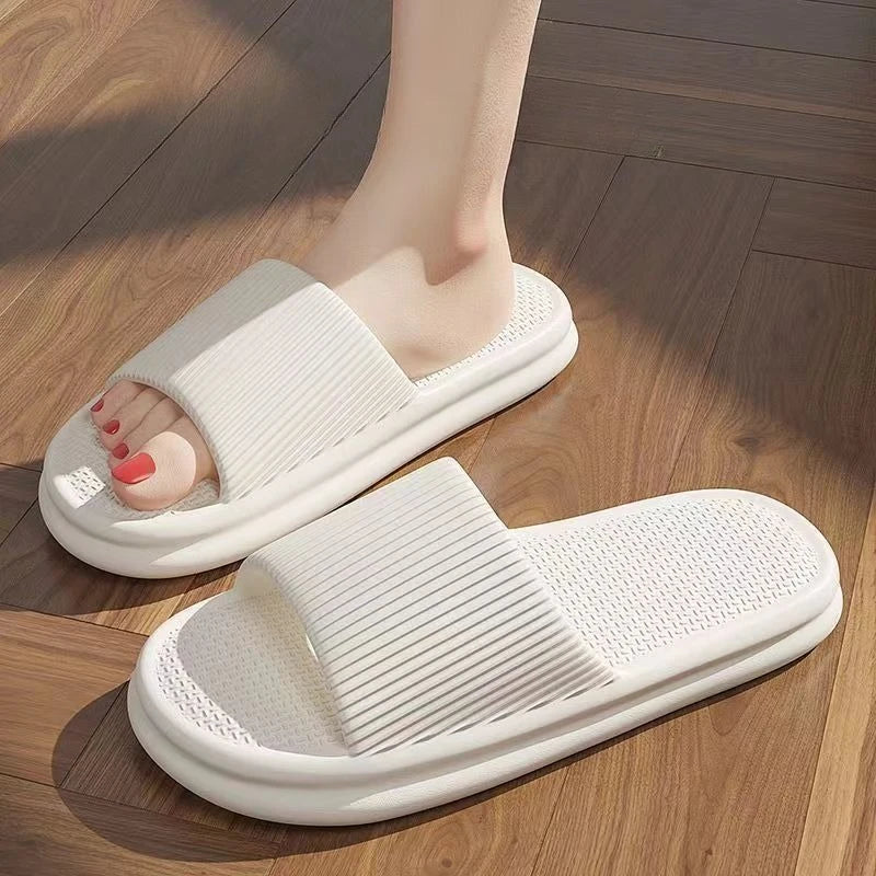 Zapatillas silenciosas de verano para hombre, sandalias antideslizantes con suela de EVA suave para interior del hogar y baño, a prueba de olores, cómodas y ligeras
