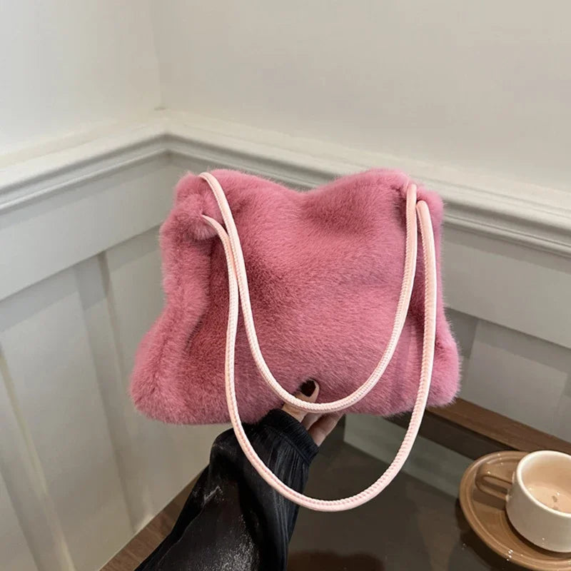 Nuevo bolso de mano de felpa para Otoño e Invierno, bolso de compras cruzado con cadena de Color sólido versátil, bolsos de mensajero con cadena de nuevo diseño para mujer