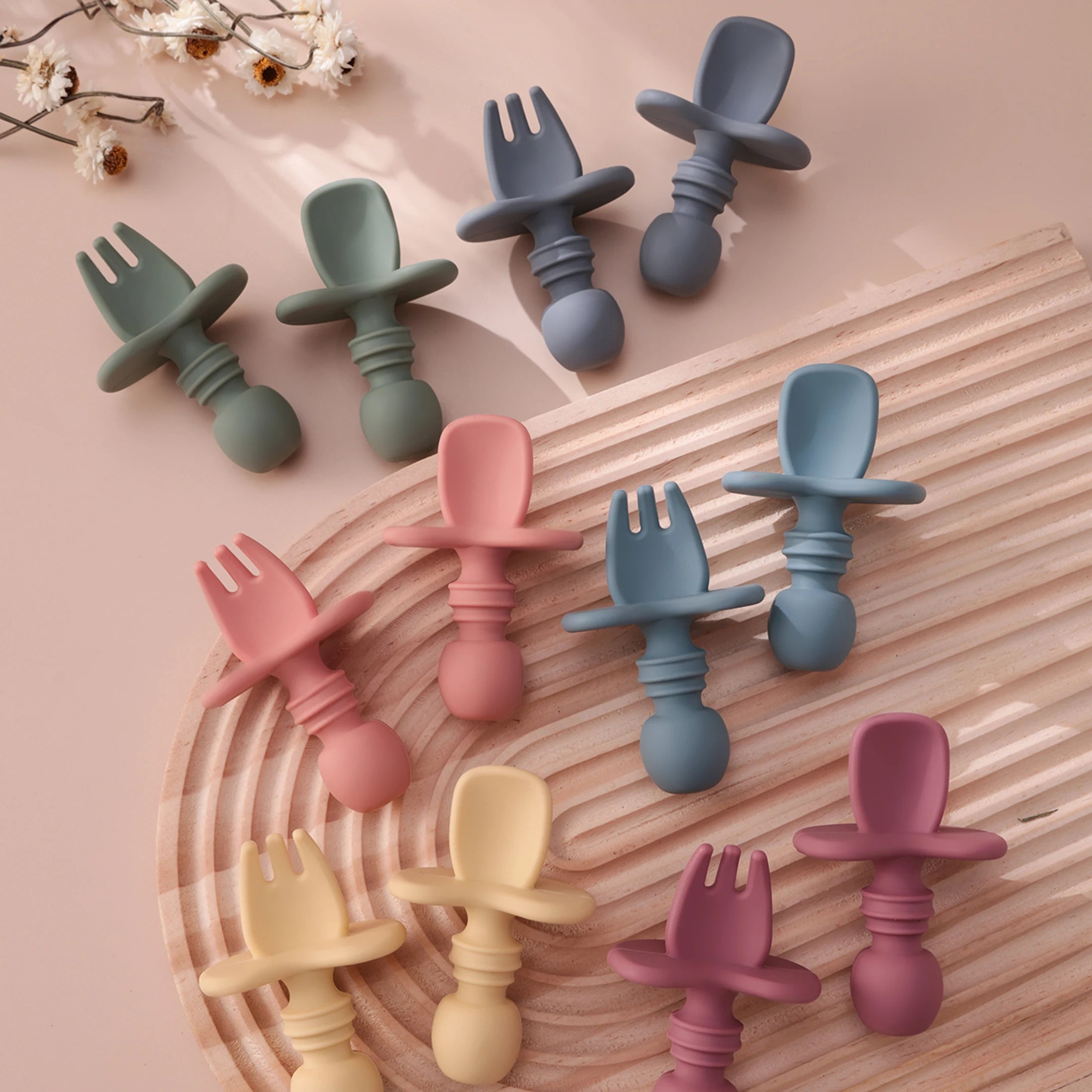 Color niños 2 uds juego de vajilla de silicona para bebé tenedor suave cuchara sin BPA Mini utensilios de alimentación portátiles Spork entrenamiento tenedor cuchara