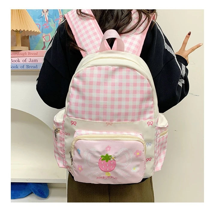 Mochila escolar ligera de nailon a cuadros para niña, bonita mochila impermeable con bordado de fresa Kawaii para ir al trabajo