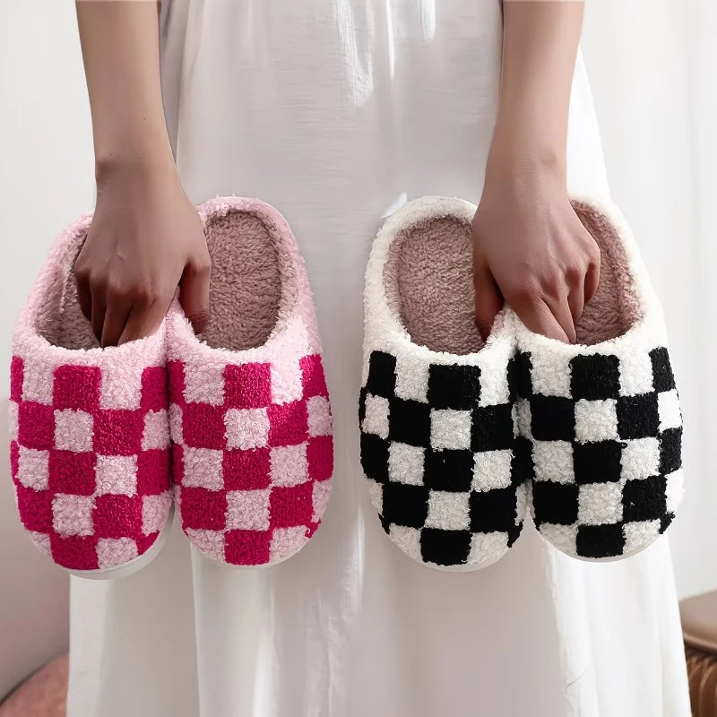 Zapatilla a cuadros para mujer, invierno cálido, hogar, dibujos animados Kawaii, Contton de felpa, interior, divertido, lindo, peludo, zapatos de suelo para casa, tablero de ajedrez femenino