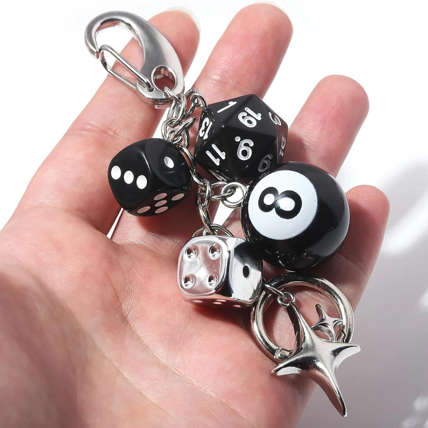Llavero con Colgante de Dado de 8 Bolas - Accesorios Lindos para Bolsos y Carteras - Llavero Estético Y2K para Mujeres y Hombres