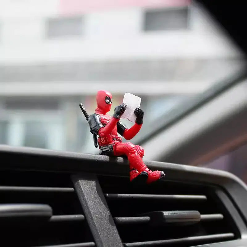 6 muñecos de acción nuevos de Deadpool y Wolverine, figura de Deadpool, modelo sentado, muñeco de los X-Men, colgante para coche, accesorios para coche, juguete para niños, regalo.