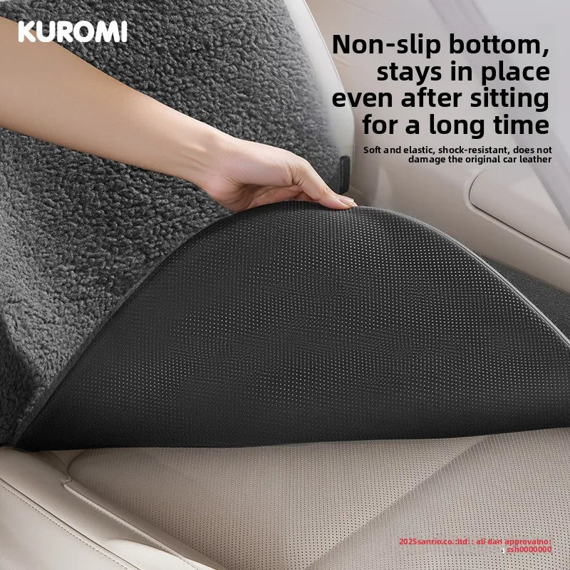Cojín para asiento de coche Sanrio Kuromi, cómodo y cálido en invierno, decoración para coche, regalo de Navidad para niñas, accesorios para el interior del coche