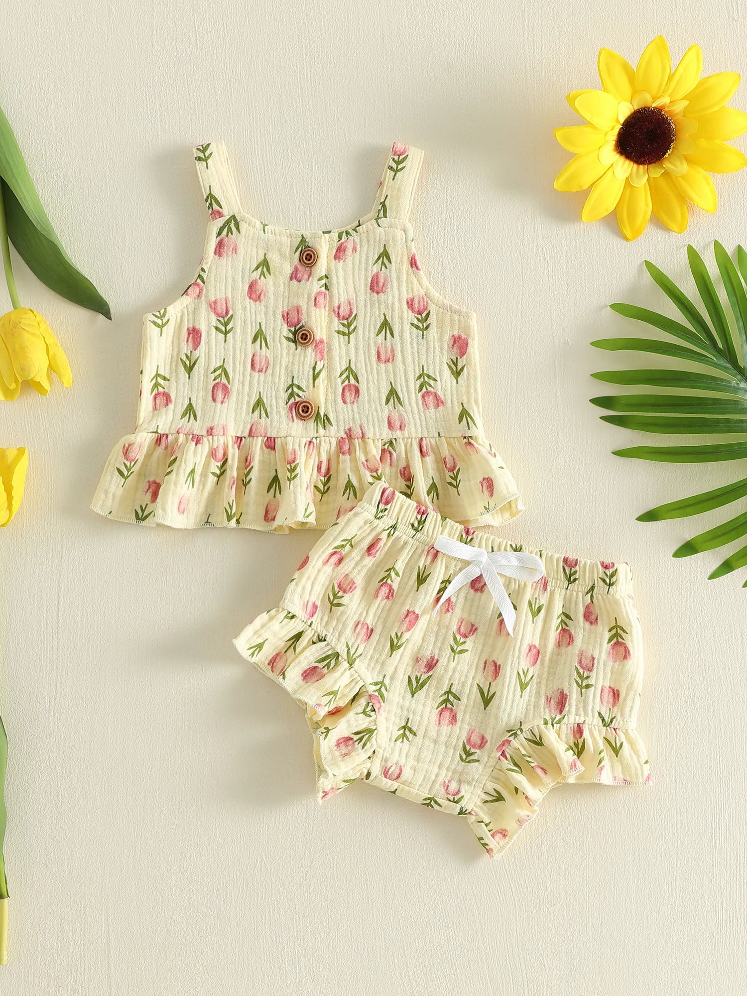 Lioraitiin Conjunto de verano para niñas con estampado floral de tulipanes, sin mangas, cuello cuadrado, camisetas sin mangas, pantalones cortos elásticos con volantes, conjunto de 2 piezas