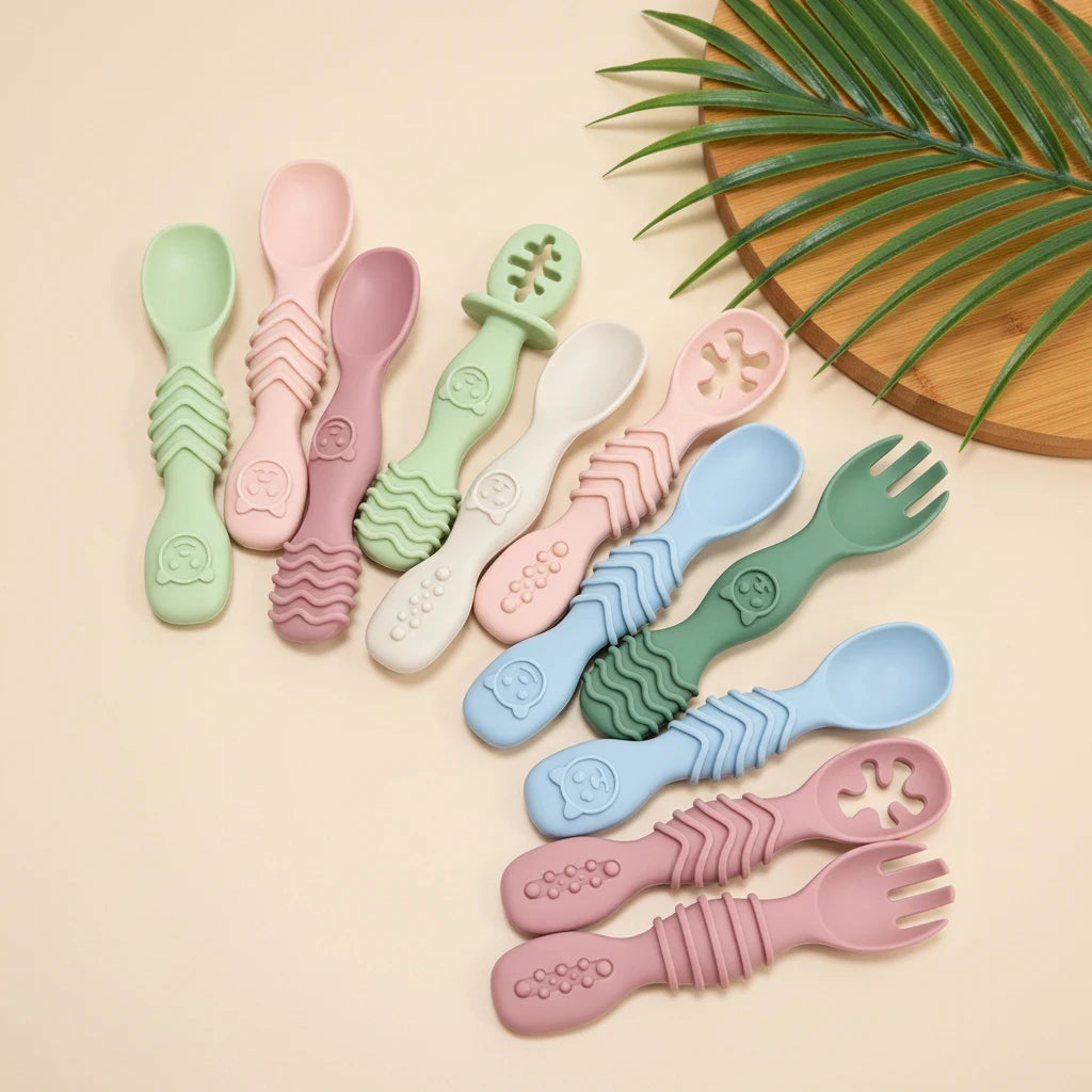 Juego de cucharas de silicona para bebé, 2 uds., diseño minimalista y elegante, accesorio para alimentar al bebé, lavable en lavavajillas, regalo ideal para bebé