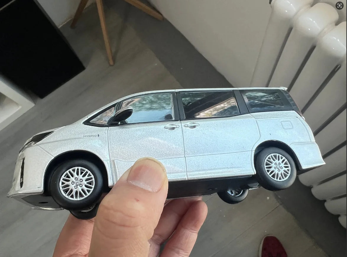 Modelo de Auto Edición Concesionario, Toyota Noah Business MPV Escala 1:30, Defecto en la Pintura, Modelo Fundido a Presión para Colecciones, Exhibición y Regalo para Amigos