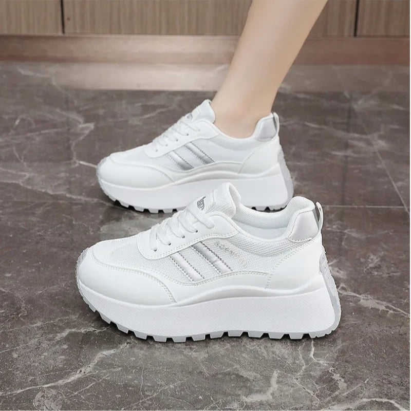 Zapatillas de deporte para mujer, calzado informal transpirable de malla, zapatos de tenis a la moda, zapatos de plataforma con aumento de altura para mujer, zapatos deportivos nuevos 2025