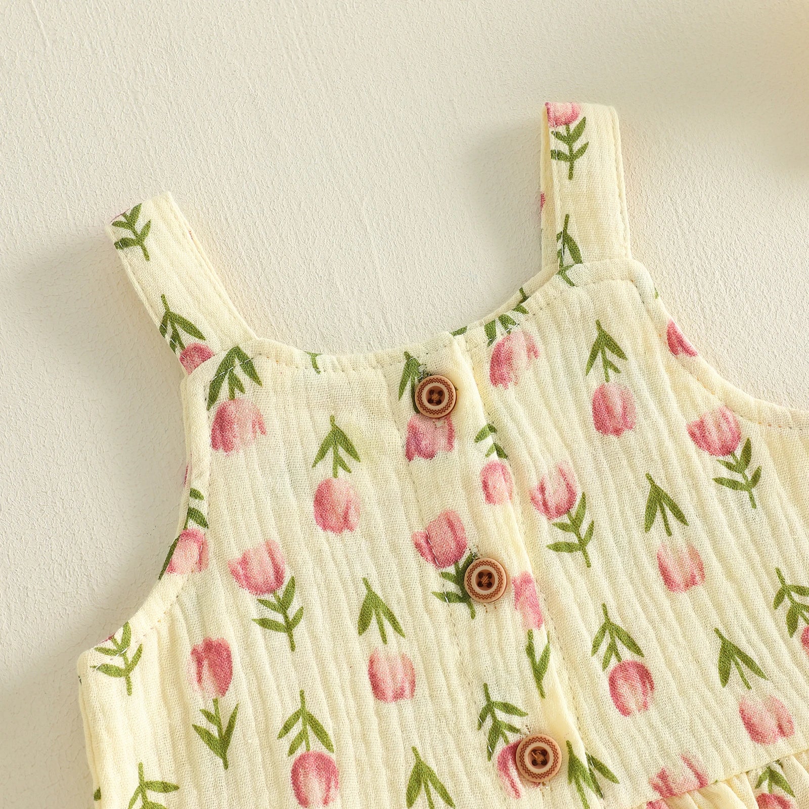 Lioraitiin Conjunto de verano para niñas con estampado floral de tulipanes, sin mangas, cuello cuadrado, camisetas sin mangas, pantalones cortos elásticos con volantes, conjunto de 2 piezas