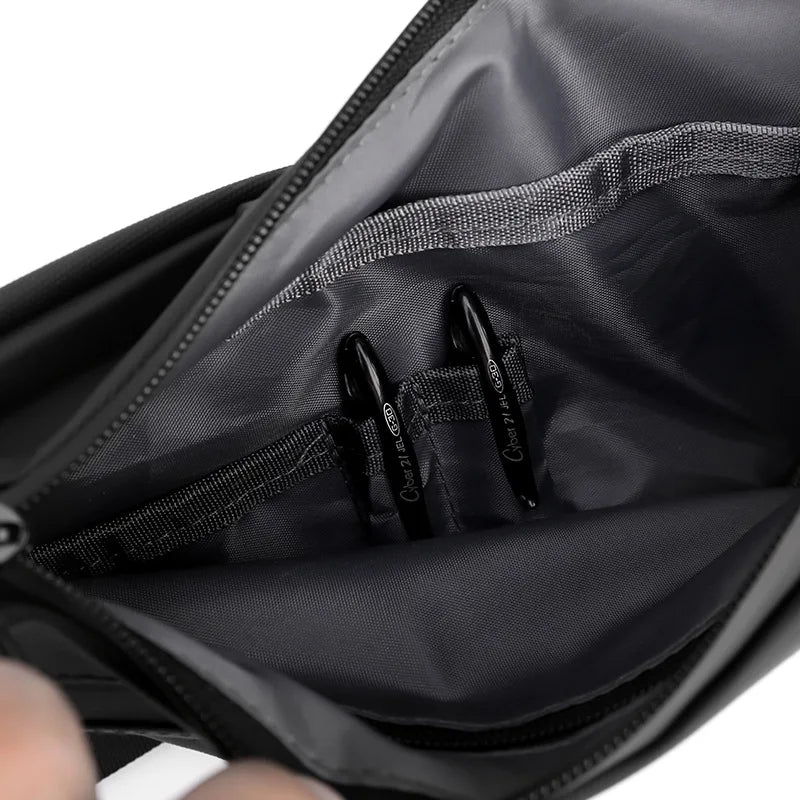 Bolso de Pecho Impermeable para Hombre, Bandolera, Mochila para Viajes Diarios, Membrana de Cuero Resistente a Salpicaduras, Ideal para Viajes Casuales