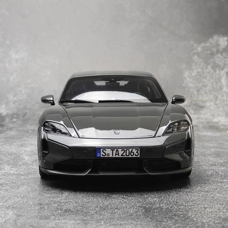 NOREV Escala 1/18 Taycan Turbo S (2024) – Coche deportivo totalmente eléctrico, modelo de aleación, colección de regalos navideños, modelo de coche clásico fundido a presión