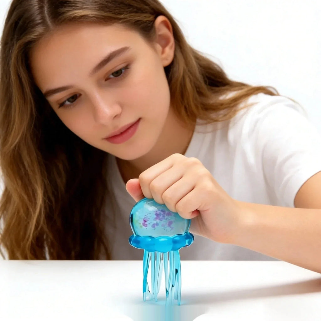 En Stock: Needoh Fuzz Ball Jellyfish Squishy Blind Box Series, Varios Colores, Lindas Medusas de Juguete para Aliviar el Estrés y la Relajación