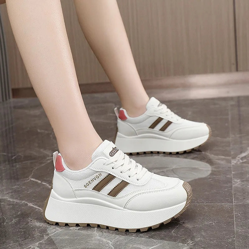 Zapatillas de deporte para mujer, calzado informal transpirable de malla, zapatos de tenis a la moda, zapatos de plataforma con aumento de altura para mujer, zapatos deportivos nuevos 2025