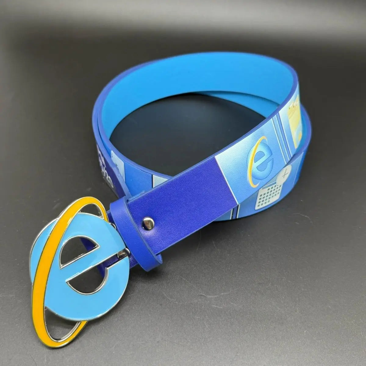 Cinturón Retro con Diseño de Internet Explorer, Cinturón de 110 cm Estilo Y2K, Hebilla de Aleación y Cuero Vacuno, Accesorio Divertido y Nostálgico para Jeans
