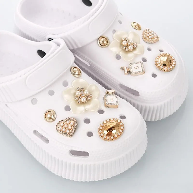 12 Piezas de Decoraciones Desmontables de Acrílico con Perlas y Flores para Zapatos, Estilo DIY con Agujero Pequeño, Accesorio de Joyería Removible para Calzado