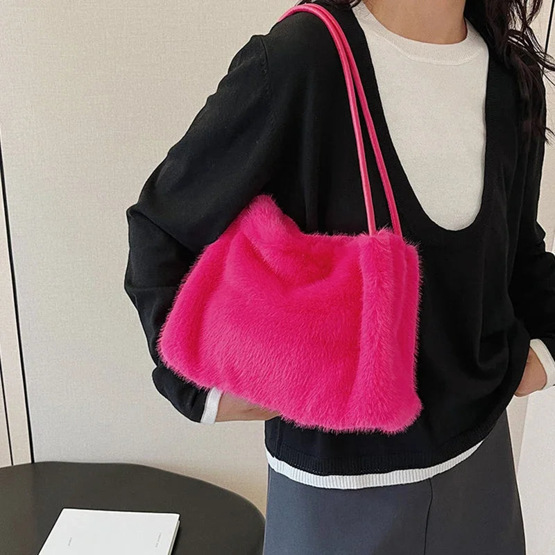 Nuevo bolso de mano de felpa para Otoño e Invierno, bolso de compras cruzado con cadena de Color sólido versátil, bolsos de mensajero con cadena de nuevo diseño para mujer